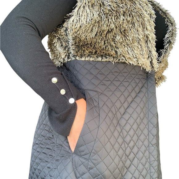 Minimalist Long Vest - Beige Faux Fur & Black Quilted | Medium - Picture 4 of 11